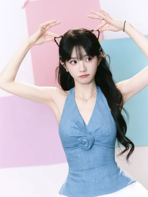 ▲田曦薇一雙大眼睛相當迷人。（圖／翻攝自微博@田曦薇）