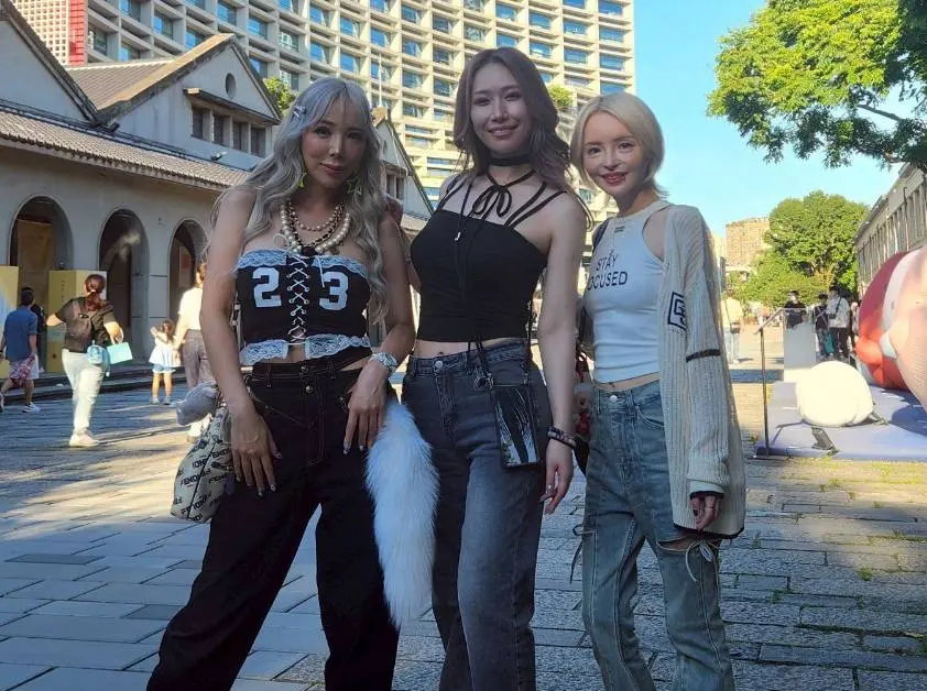 ▲RUNA霜月瑠奈（左起）、L.V（佐山愛）、RIONA（廣瀨里緒菜／広瀬りおな）來台，剛好遇到農曆七月鬼門開，但她們認為台灣人都很親切，所以不用擔心。（圖／無限暢通娛樂）