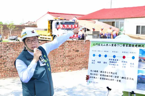 ▲黃偉哲除感謝里長及里辦公室用心協助外，也指出目前慰助金已發放逾八成，希望讓災民早日恢復正常生活。(圖／南市府提供)