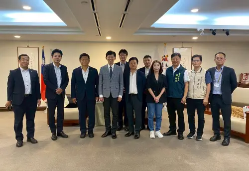 ▲日本宮城縣鹽竃市市長佐藤光樹今天率該市市政團隊，偕同日本元氣集團會