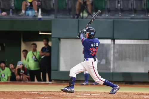 ▲ 首局中華隊就靠著首棒打者柯邵捷、曾乙喆的連線拿下開門紅。接著第3局中華隊攻勢再起，孫駿彥先是趁著對手失誤上到二壘，陳泊佑再趁勢擊出安打，接著柯邵捷的二壘安打一棒帶回2分。（圖／中華棒協提供）