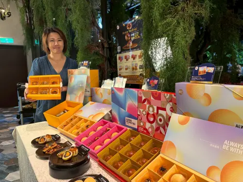 ▲85度C今年推出八款中秋禮盒，10月6日前門市預購指定禮盒享85折，（圖／記者金武鳳攝，2025.8.22)