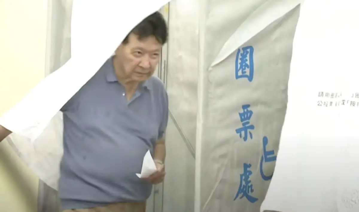 ▲823當天，趙少康也現身投開票所，並表示會謹慎防止726亮票爭議再現。（圖／翻攝畫面）