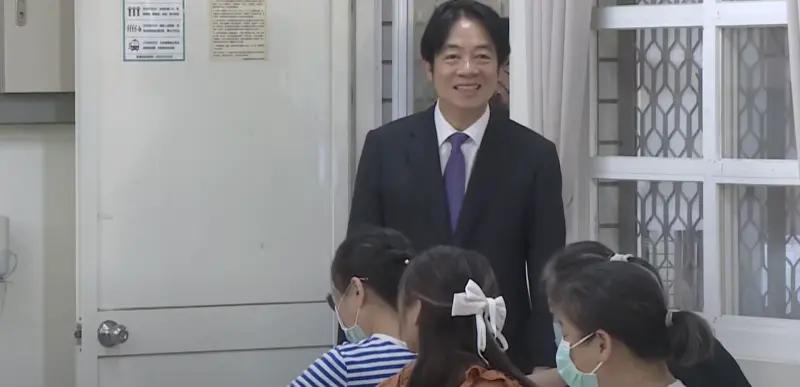 ▲民進黨主席賴清德今日也回到台南投票，一早9點半便現身在安平國中。（圖／翻攝畫面）