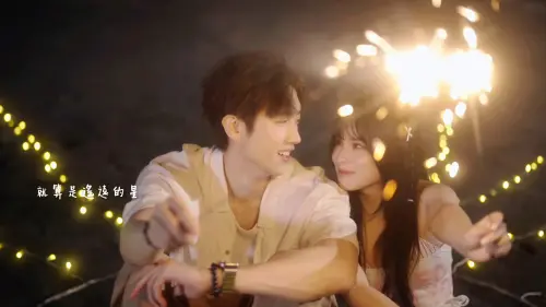 ▲俐蓁（右）開玩笑表示差點愛上范姜彥豐（左）。（圖／翻攝自俐蓁Lizen YouTube）