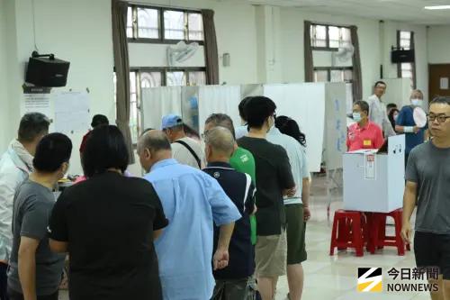 823大罷免／彭博：大罷免全被台灣民眾否決　「選民疲勞」成原因
