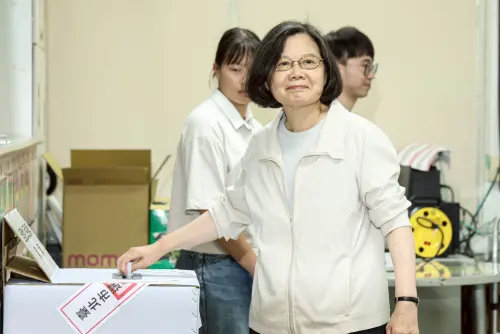 年改不該半途而廢！蔡英文：問題丟後代承擔不負責任
