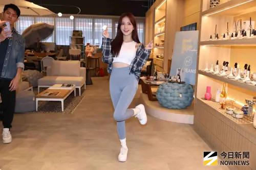 ▲當被問到何時回歸球場，Dora直言：「一切看球團安排！」坦言自己是透過經紀人去幫忙談的。（圖／記者黃聖凱攝）