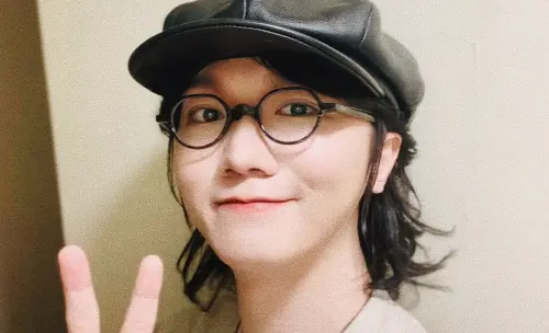 ▲謝震廷（如圖）為憂鬱症所苦，透露一天藥吃10幾顆精神藥物，粉絲也為他的健康擔憂。（圖／謝震廷 Eli Hsieh FB）