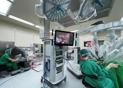 HPV嘴裡亂竄！熟男罹患扁桃腺癌　達文西手術腫瘤全切免化、放療
