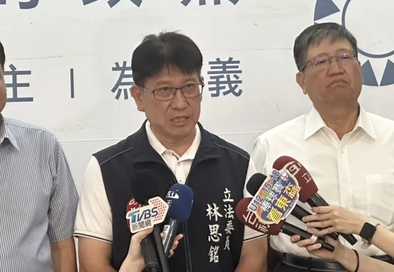 ▲國民黨立委林思銘於服務處受訪，自行宣布罷免不通過。（圖／林思銘辦公室提供）