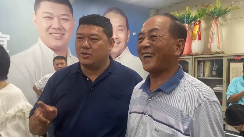 ▲國民黨南投縣名間鄉競選主委(右)說,游顥上次選舉輸2500票,這次贏了2000票。(圖/記者劉松霖攝)