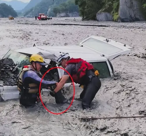 七月「鬼門開」傳憾事　南投吉普車陷急流　28歲駕駛遭砂石掩埋亡
