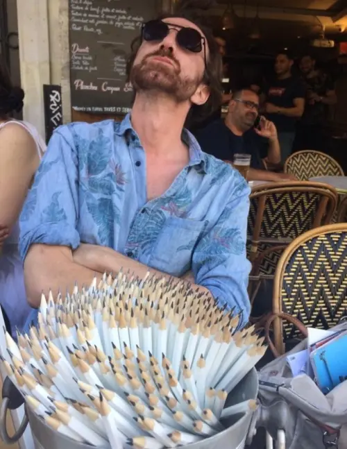 ▲《艾蜜莉在巴黎》副導演片場暈倒猝逝！剩4天就殺青　死因曝光　（圖／翻攝自IG@diego___borella）