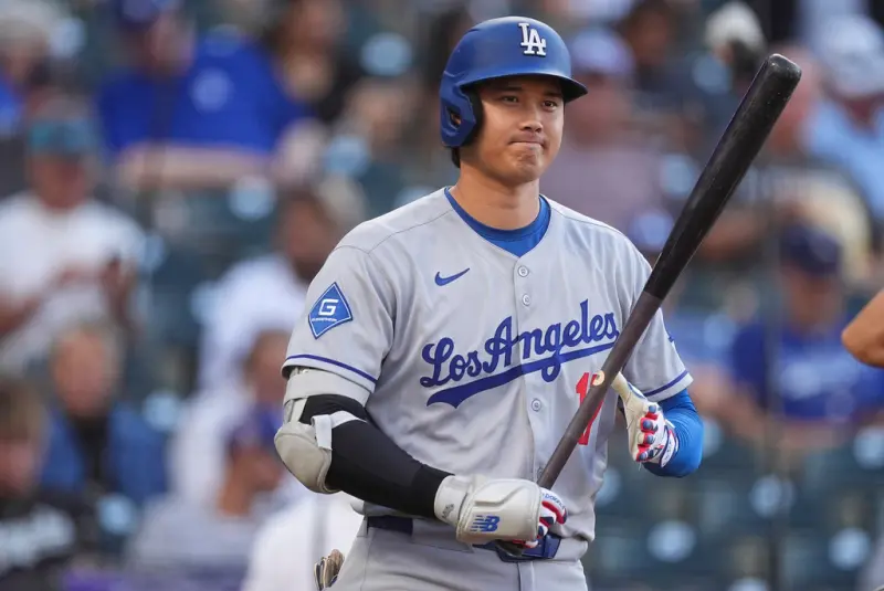 ▲MLB美國職業棒球大聯盟洛杉磯道奇二刀流球星大谷翔平近期打擊陷入低潮，在近5場出賽打擊率僅1成11，對此今（28）日賽前總教練羅伯斯（Dave Roberts）在接受採訪時也表示，目前大谷翔平的打擊狀況確實不在良好狀態。（圖／美聯社／達志影像）