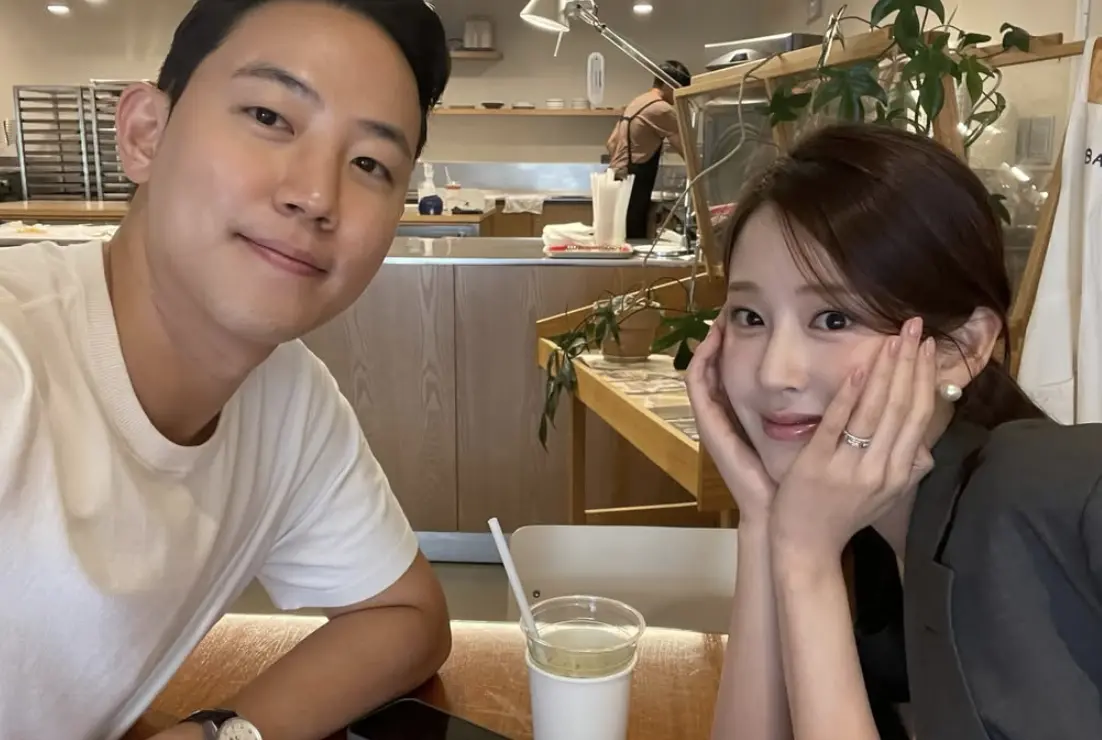▲戀綜《Heart Signal 2》來賓之一李奎彬（左），日前向模特兒女朋友求婚成功，將踏入人生全新階段。（圖／＠____sunmi____ IG）