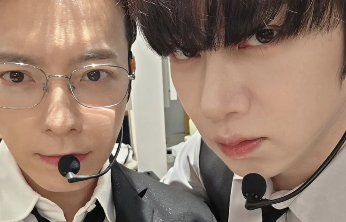 ▲韓團Super Junior成員希澈（右）不滿東海（左）上傳自己的醜照，在IG曬出訴狀怒嗆自己即將開告。（圖／希澈IG@heenim）