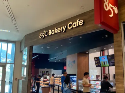 ▲美國85度C紐約店的評價，多數顧客對於價格感到十分滿意，同時也認為糕點口味有可取之處。（圖／GoogleMaps）