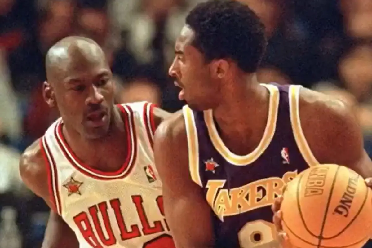 ▲一張由喬丹與科比共同簽名的珍稀NBA美國職籃球員卡，在Heritage Auctions拍賣會上以1293.2萬美元成交，刷新史上體育卡片最高拍賣紀錄。（圖／翻攝自Lakers Lead X）