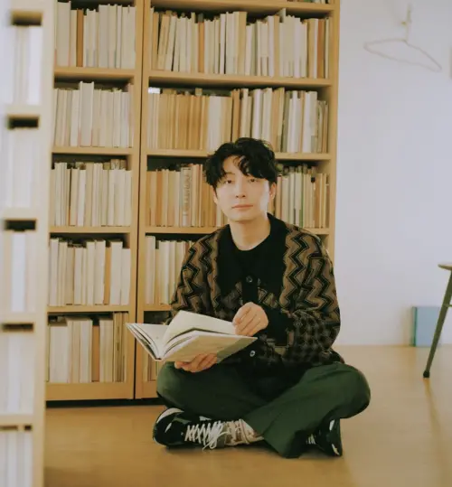 ▲星野源不只是歌手、演員，還是一位散文作家。（圖／星野源IG@iamgenhoshino）