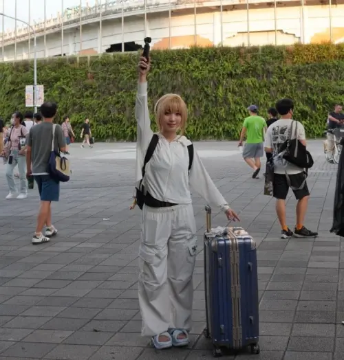 ▲伊織在今（24）日稍早二度弄丟手上的Osmo Pocket 3相機。（圖／X@iorimoe_five）