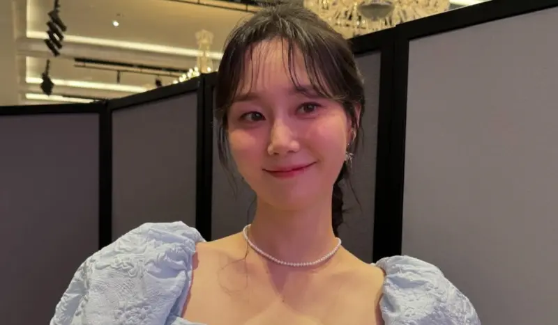 ▲李裕英（如圖）去年低調結婚生女，下個月將補辦婚禮。8年前李裕英的演員男友金柱赫因車禍過世，當時她一度深陷低潮，感到痛苦萬分。（圖／李裕英IG@___2u0）