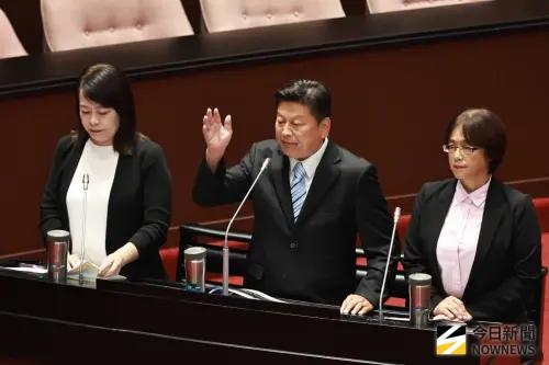 志願役「加給3萬」沒了？政院未列預算　卓榮泰曝最終發放關鍵
