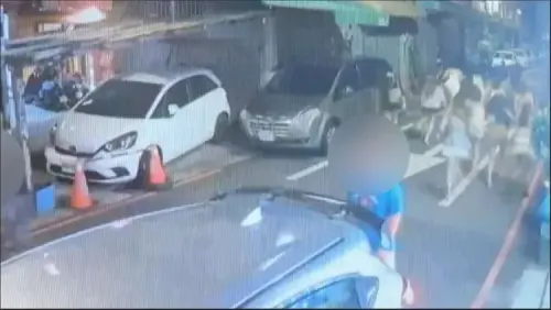 桃園10火辣「短裙妹」巷弄狂竄　「這原因」全抓進警局
