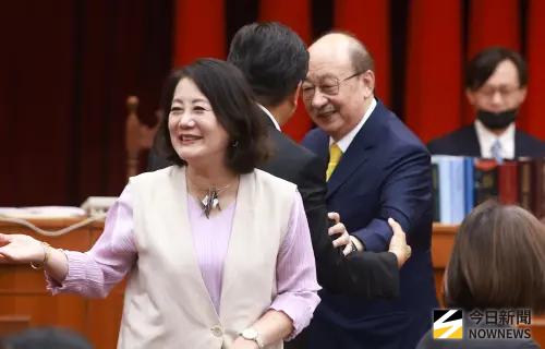 逼宮萬年總召老柯下台？郭國文喊已簽連署　吳思瑤：沒人敢拿給我
