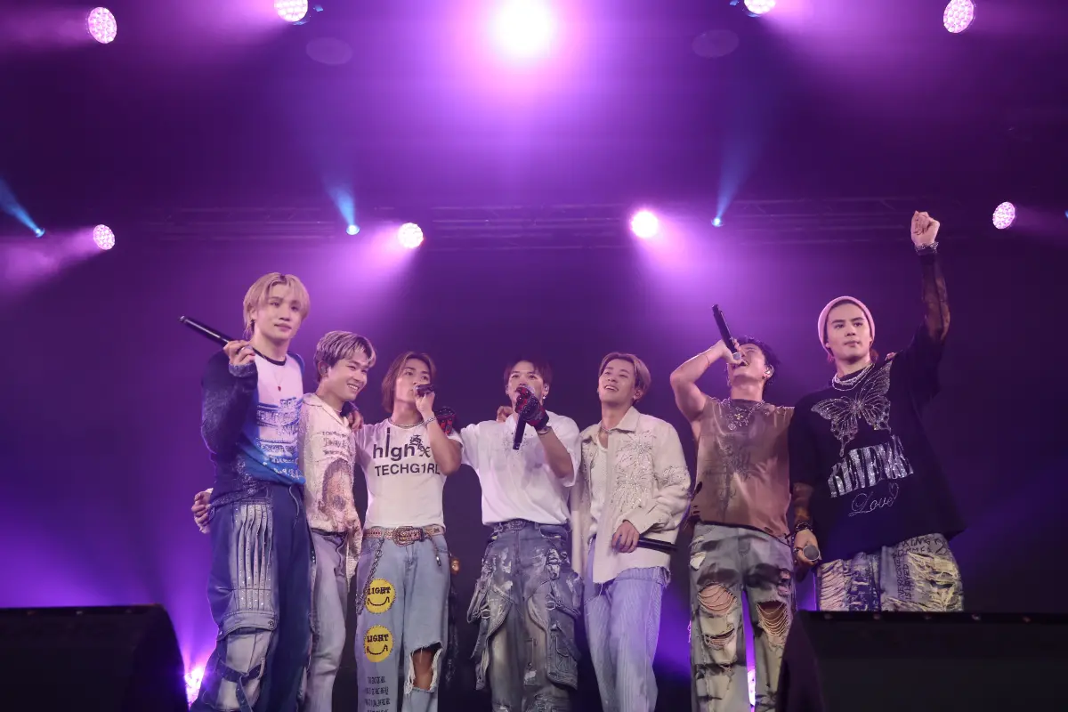 ▲放浪一族男團BALLISTIK BOYZ來到台灣開唱，他們不僅嗨唱周杰倫經典情歌，還用中文大膽問台下粉絲：「可以交換LINE嗎？」使得現場尖叫聲不斷。（圖／LDH 愛夢悅 提供）