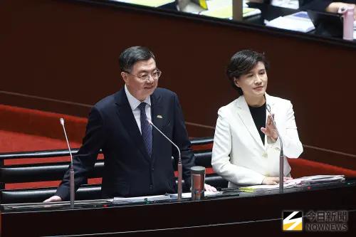 ▲行政院正副院長卓榮泰（左）、鄭麗君（右）赴立院就台美關稅相關進程進行報告並備詢。（圖／記者葉政勳攝 ,2025.08.25）