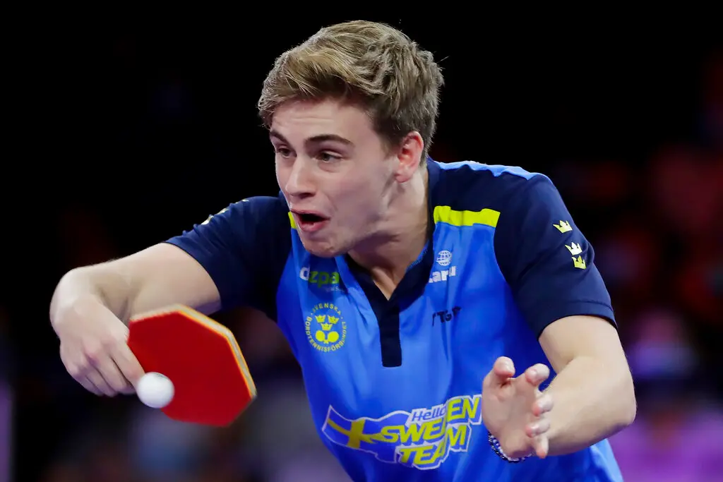 ▲東道主好手莫雷加德（Truls Moregardh）在1：3落後的絕境下連扳兩局，最終以4：3（11：8、8：11、12：10、11：8、4：11、11：13、11：9）險勝世界排名第一的林詩棟。（圖／美聯社／達志影像）