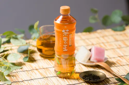 ▲▲帶有蜜香的金萱烏龍，佐以輕焙甜烏龍、台東鹿野紅烏龍調和，淬鍊澄澈茶韻、細膩悠長。（圖／NOWNEWS攝）