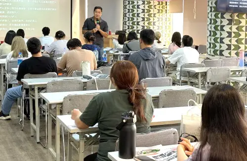 ▲勞動部勞動力發展署高屏澎東分署推動青年創業發展導航計畫，開設青年創業專班，圖為學員上課情形。(圖／勞動部高屏澎東分署提供)