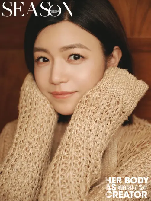 ▲陳妍希的雜誌照近距離拍攝她的臉蛋，只見她的臉上沒有絲毫皺紋及疤痕，讓不少粉絲驚呼：「42歲長這樣真的很不合理！」。（圖／翻攝自陳妍希IG@yanxi531）