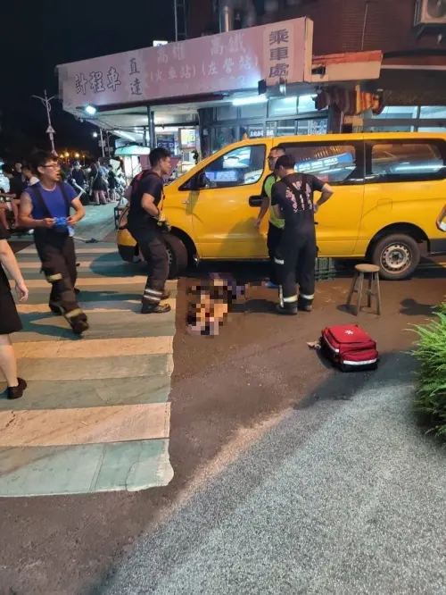 忘拉手煞車...屏東計程車運將肉身擋車慘遭輾　捲底盤命喪公司前
