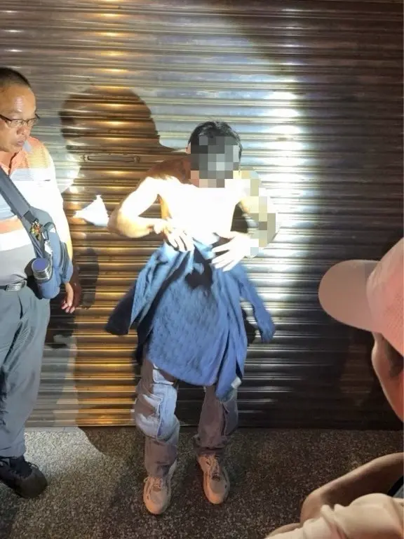 ▲前天（24號）晚上台中霧峰2名越籍移工酒後口角，其中一名男子一刀刺破同鄉肚子臟器外露。（圖／警方提供）