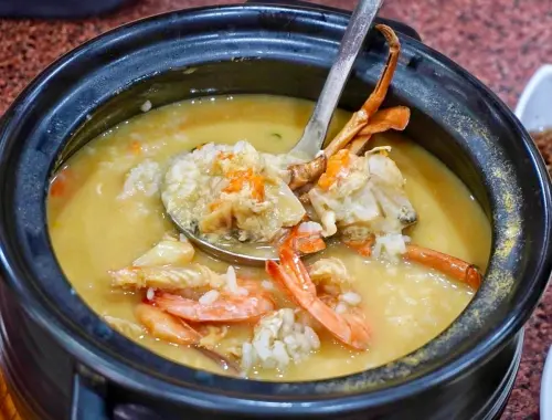 ▲大祥餐廳的紅蟳砂鍋粥鮮美滋味，讓台北客饞到專程包車南下，只為這一味。（圖／阿祥師提供）