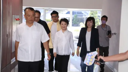 影／羅智強稱「黨內唯一太陽」 　盧秀燕聞言馬上停止這動作
