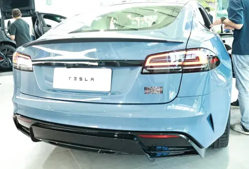 ▲Model S 前後保桿擾流板加長。（圖／記者吳翊緁攝）