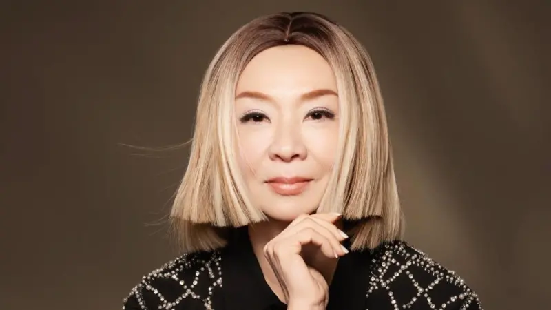 ▲歌手范怡文曾被親姊騙走2億元，經歷過一段光腳走人生煉獄的日子，她近年重返歌壇，將在8月27日生日當天推出單曲〈美好時光〉，以聲傳遞幸福的正能量。（圖／翰森娛樂提供）