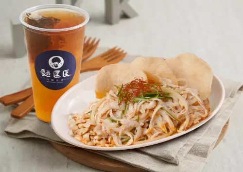 ▲麵匡匡8月27日起也推出多樣小食，像是手撕鷄脆蝦餅、唐揚杏鮑菇、魚卵佐泡菜等。（圖／麵匡匡提供）