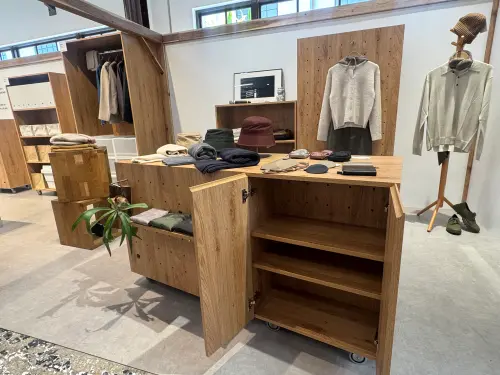 ▲移動收納家具系列可依照需求自由排列組合，也可隨時加裝收納櫃中隔層。（圖／記者鍾怡婷攝）