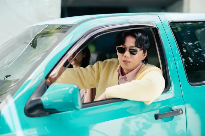 ▲蕭煌奇（如圖）被網友問，能不能開計程車當地陪，他親自回覆「我開的是末班車，你們ok嗎」把網友逗樂。（圖／華納音樂提供）