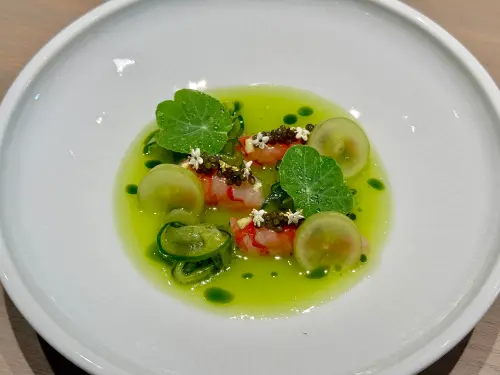 ▲有如夏日池塘般的「綠意」，吃得到透爽鮮瓜與甘甜海味。（圖／記者蕭涵云攝）