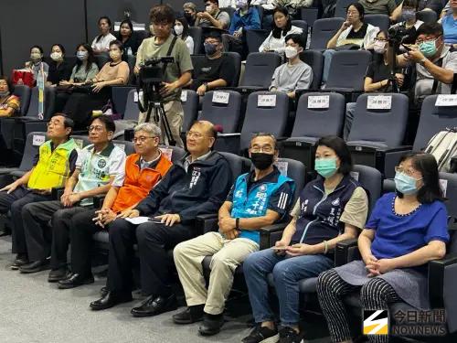 ▲高雄市政府勞工局舉辦產訓合作職前訓練班開訓儀式，有8個不同職類160位學員與會。(圖／記者黃守作攝，2025.08.26)