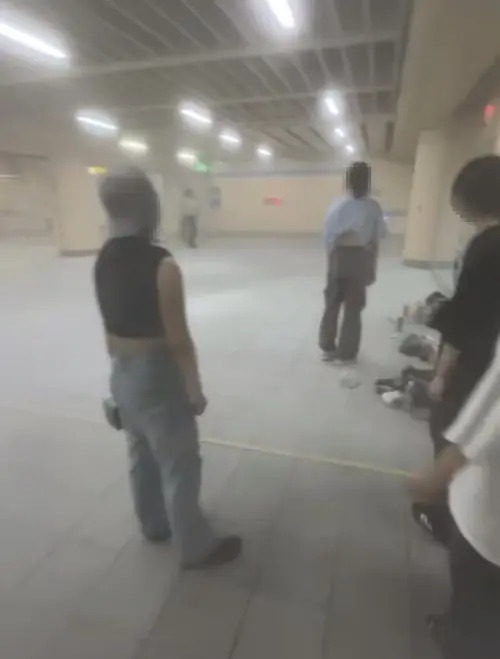 4女大生板橋車站練舞遭攻擊！ 陌生男髒話狂譙還持「滅火器狂噴」
