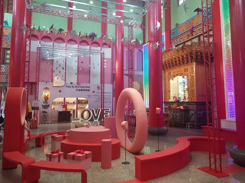 ▲到土城正統鹿耳門聖母廟，參拜要先至主殿拜媽祖，再進入廟內月老星君姻緣殿求取好姻緣。（圖／台南市觀旅局提供）