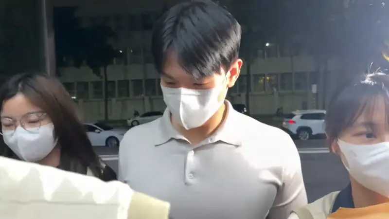 快訊／「小英男孩」鄭亦麟涉貪延押2月　行賄東煒建設父子也續押