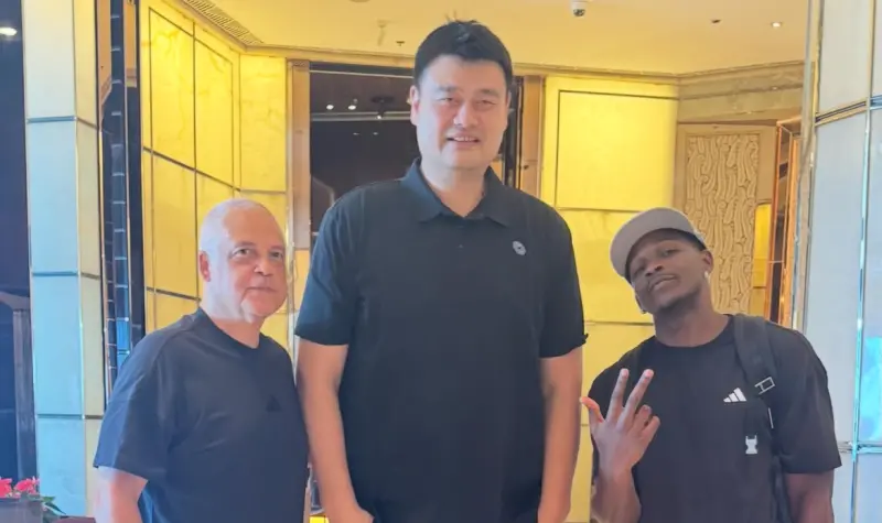 NBA／愛德華茲中國行大秀中文！還說要隔扣姚明　展現十足親和力